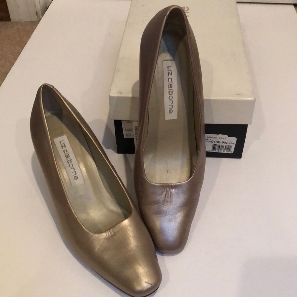 Liz Claiborne Heels Bronze leather sz 6